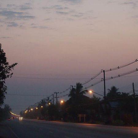 เรือนนริศรา รีสอร์ท สุโขทัย ภายนอก รูปภาพ